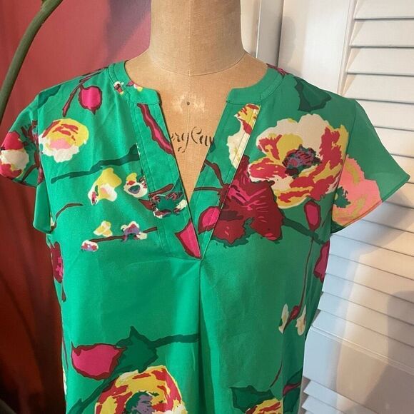 J CREW | green floral v neck blouse 6 - Picture 7 of 7